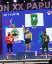 Maharani, Atlit Angkat Besi Kampar Raih Medali Emas PON Papua XX Th 2021 Kelas 87+Kg