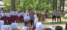 Police Goes To School Di Sdn 009 Perhentian Kapolsek Perhentian Raja Shalawat Bersama Murid Dan Guru