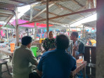 Di Kampung Buatan II, Babinsa Koramil 04/Perawang Ajak Warga Binaan Agar Peduli Kebersihan Lingkungan & Kesehatan