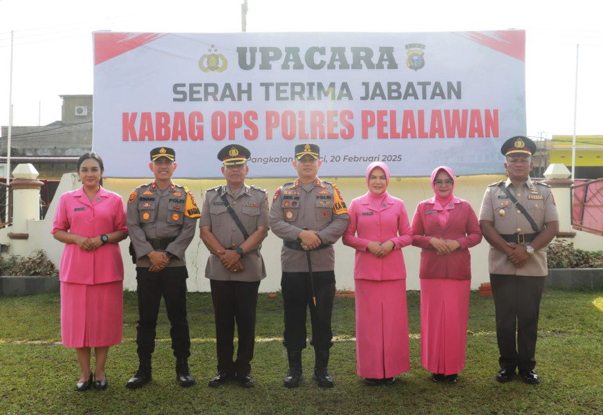 Kapolres Pelalawan Pimpin Sertijab Kabag Ops, AKP Yulhairi Resmi Gantikan Kompol Maison Kapolres Pelalawan Pimpin Sertijab Kabag Ops, AKP Yulhairi Resmi Gantikan Kompol Maison