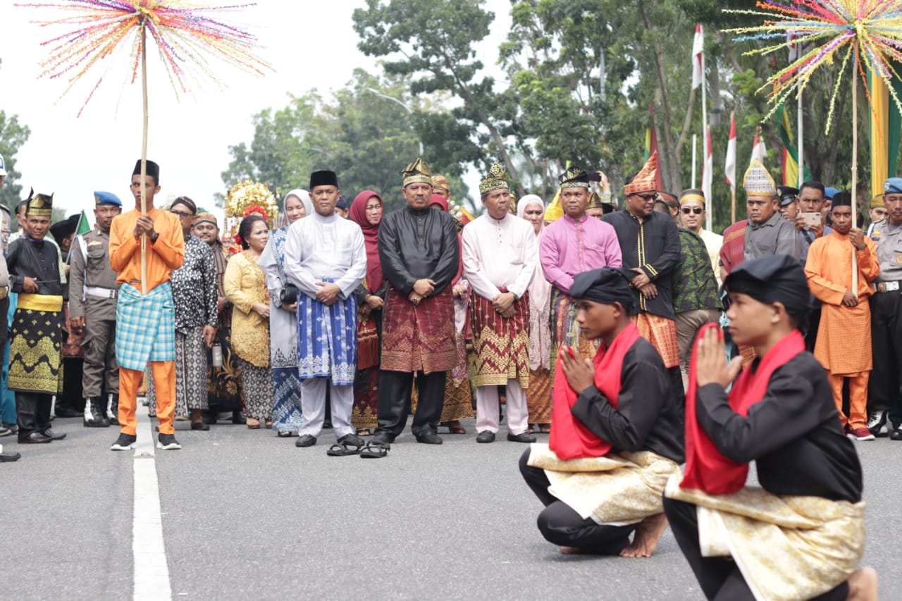 Karnaval Pawai Budaya Sumpah Pemuda se-Riau, Siak Tampilkan Tari Olang-olang Dari Dayun