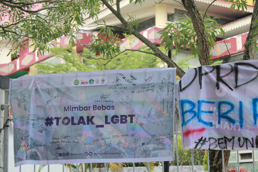 Tolak Tegas LGBT, BEM UNRI Inisiasi Mimbar Bebas di Gedung DPRD Provinsi