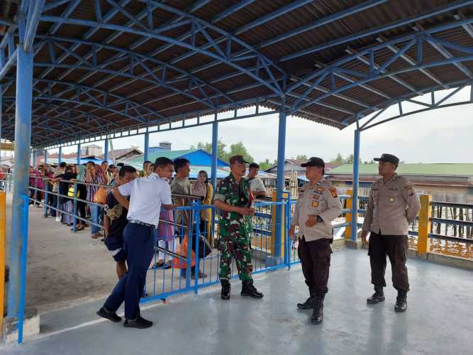 Polsek Kuala Kampar Giat Pengamanan & Pelayanan  Penumpang di Pelabuhan
