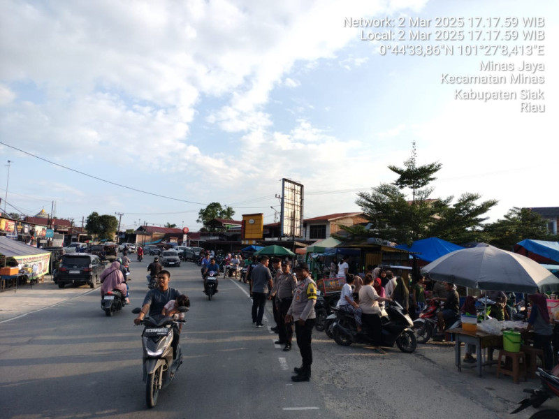 Polsek Minas Amankan Pasar Ramadhan 2025, Jaga Ketertiban dan Kelancaran Lalu Lintas