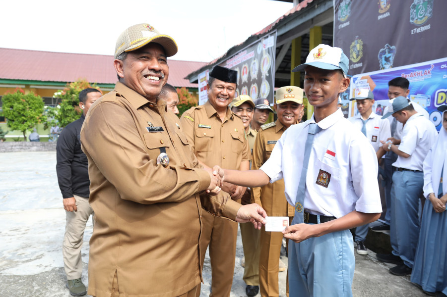 Pemkab Siak, Beri Kemudahan Layanan Pembuatan E-KTP Bagi Pelajar Usia 17 Tahun