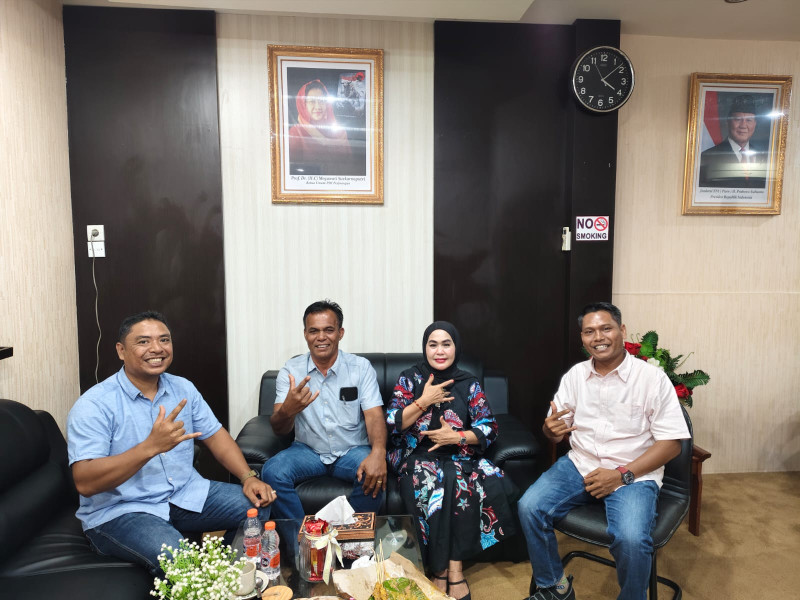 Relawan Pelita Sowan ke Ketua DPRD Rokan Hulu, Gulmok Ambarita: Perkuat Sinergitas Bangun Daerah