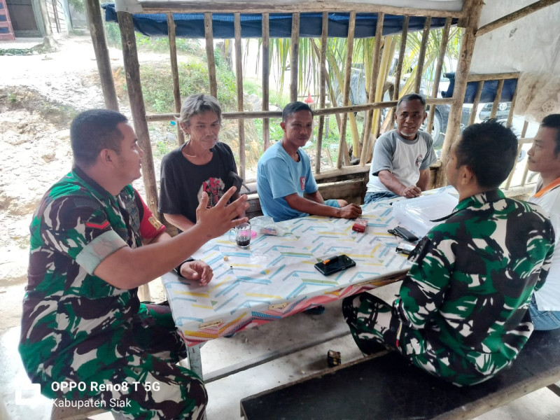 Babinsa Koramil 03/Minas Sosialisasikan Pentingnya Menjaga Kesehatan di Kampung Minas Barat