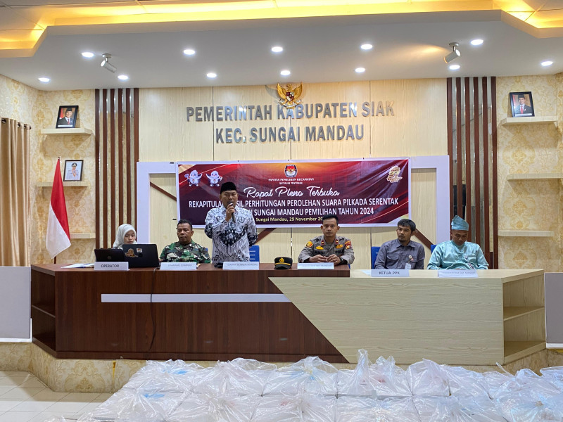 Apel Gabungan TNI-Polri Amankan Pleno Pilkada 2024 di Sungai Mandau