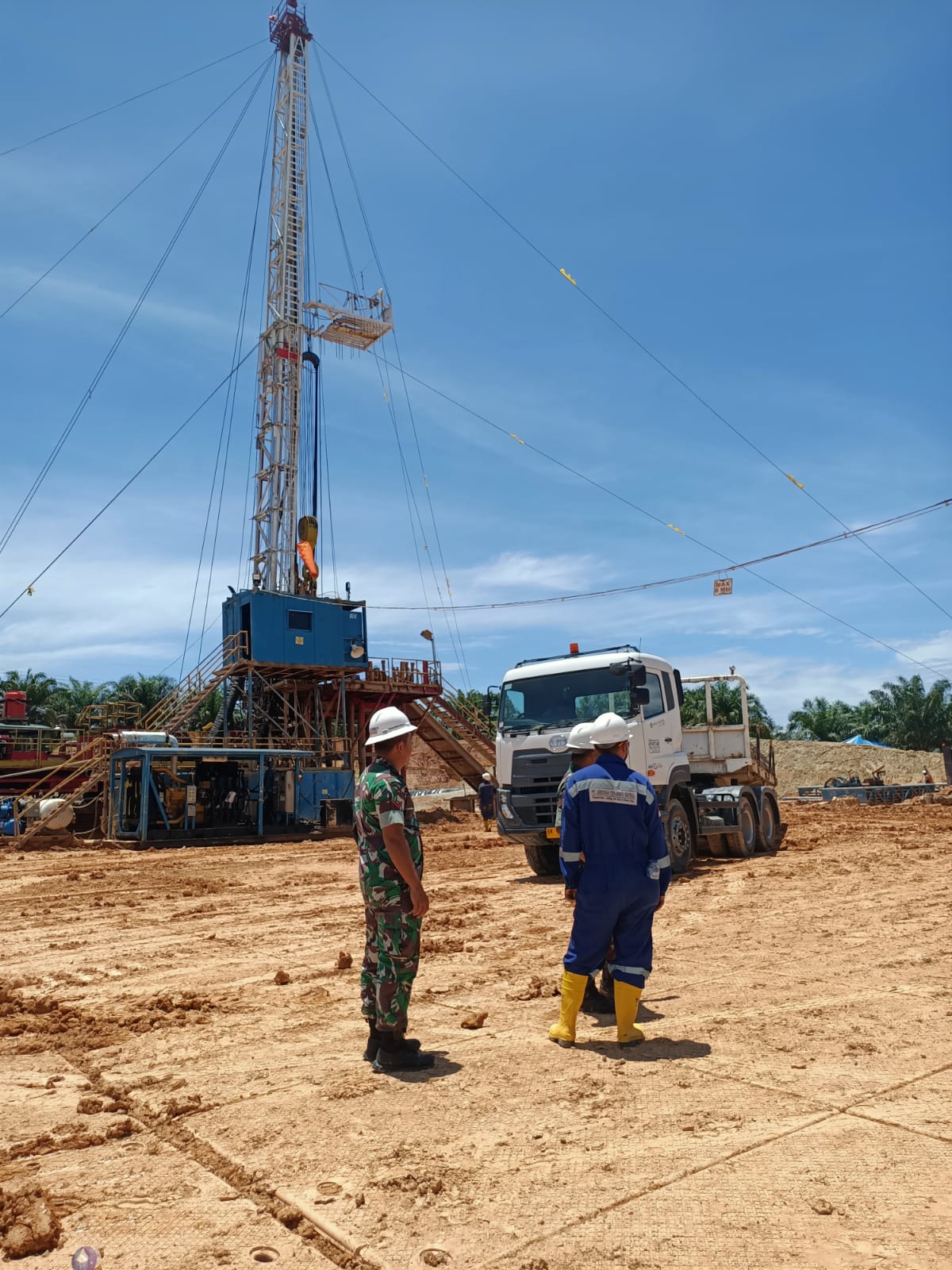 Demi Keamanan Objek Vital Nasional di PT PHR Serma Muhammad Nasir dan Serda Parjuni Continue Lakukan Patroli Drilling 