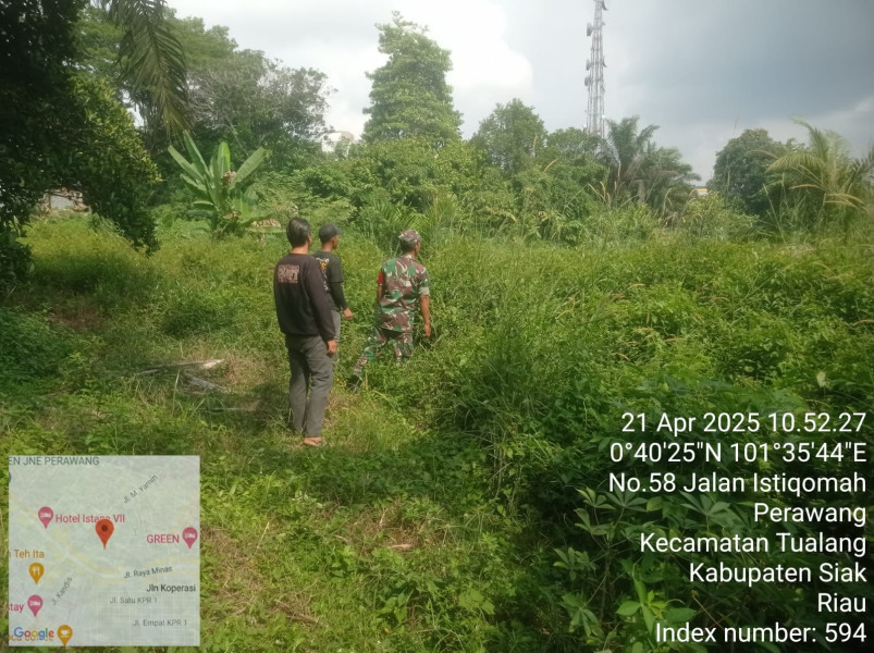 Patroli Gabungan TNI dan Masyarakat Sisir Perawang, Babinsa Sampaikan Pesan Pencegahan Karhutla