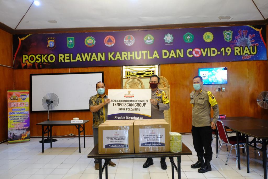PT TSG Peduli, Wakapolda Serahkan Bantuan Vitamin Bagi Personel Gugus Tugas Covid-19 Polda Riau