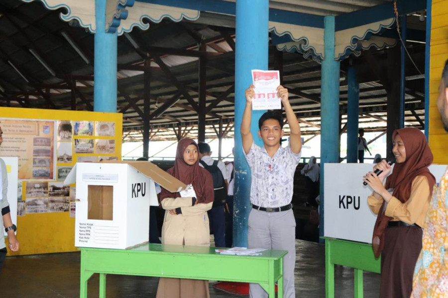 Jelang Pemilu 2024 Siswa Siswi SMA Kecamatan Bangko ikuti Penyuluhan Pendidikan Politik Bagi Pemilih Pemula