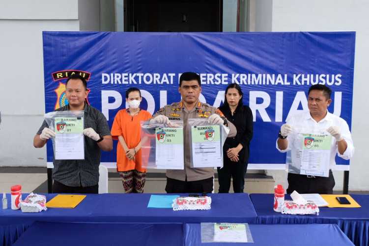 Polda Riau Ungkap Tindak Pidana Perbankan Kerugian 6,7 Milyar, Mantan Relationship Manager Bank Dibekuk