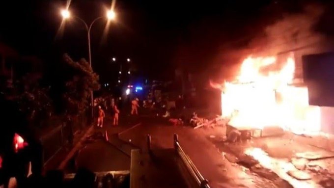 5 Ruko Dan 8 Rumah Penduduk Ludes Terbakar Di Kota Duri