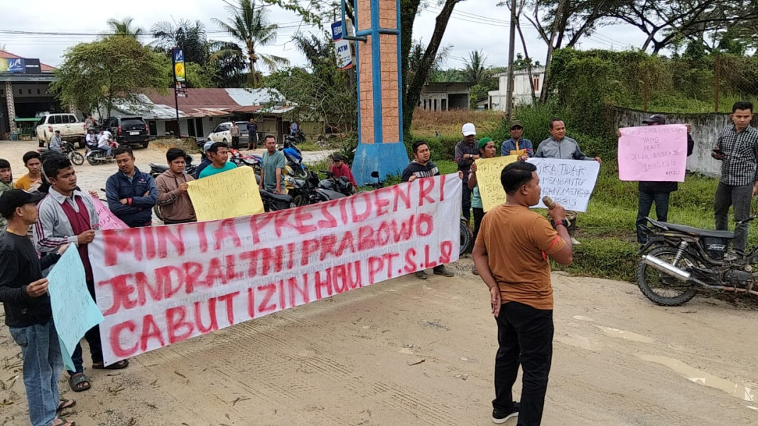 Puluhan Pemuda Geruduk PT SLS, Kantor Disegel Akibat Dugaan Ketidakpedulian Perusahaan