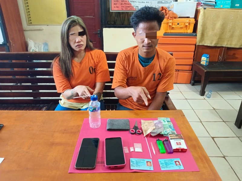 Sepasang Kekasih Terlibat Narkoba, Ditangkap di Kamar Kontrakan Oleh Polsek Tapung