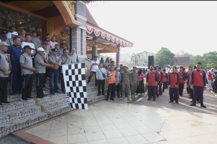Ribuan Warga Ikuti Gerak Jalan Santai, Bupati : Semoga Kuansing Makin Maju, Masyarakatnya Sehat Dan Sejahtera