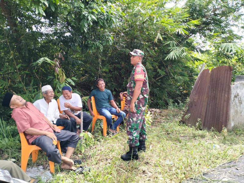 Babinsa Koramil 03/Minas Komsos Tentang Kebersihan Lingkungan & Kesehatan Di Kelurahan Minas Jaya