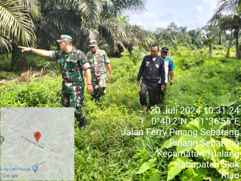 Pelda Ramli Nst dan Sertu Sarju Bersama Warga di Pinang Sebatang, Patroli Gabungan Untuk Cegah Karhutla
