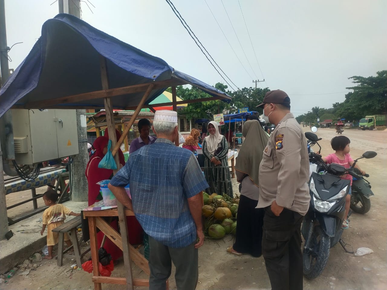 Jaga Kamtibmas Selama Ramadhan, Polsek Langgam Gelar Pengamanan di Pasar