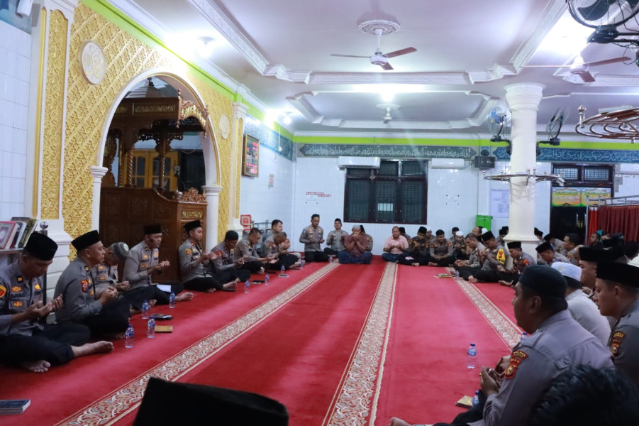 Polres Kampar  Awali Tahun Baru dengan  Doa dan  Introspeksi Diri,  Waka Polres Pimpin  Sholat Magrib, Yasinan, dan Tahlilan Bersama