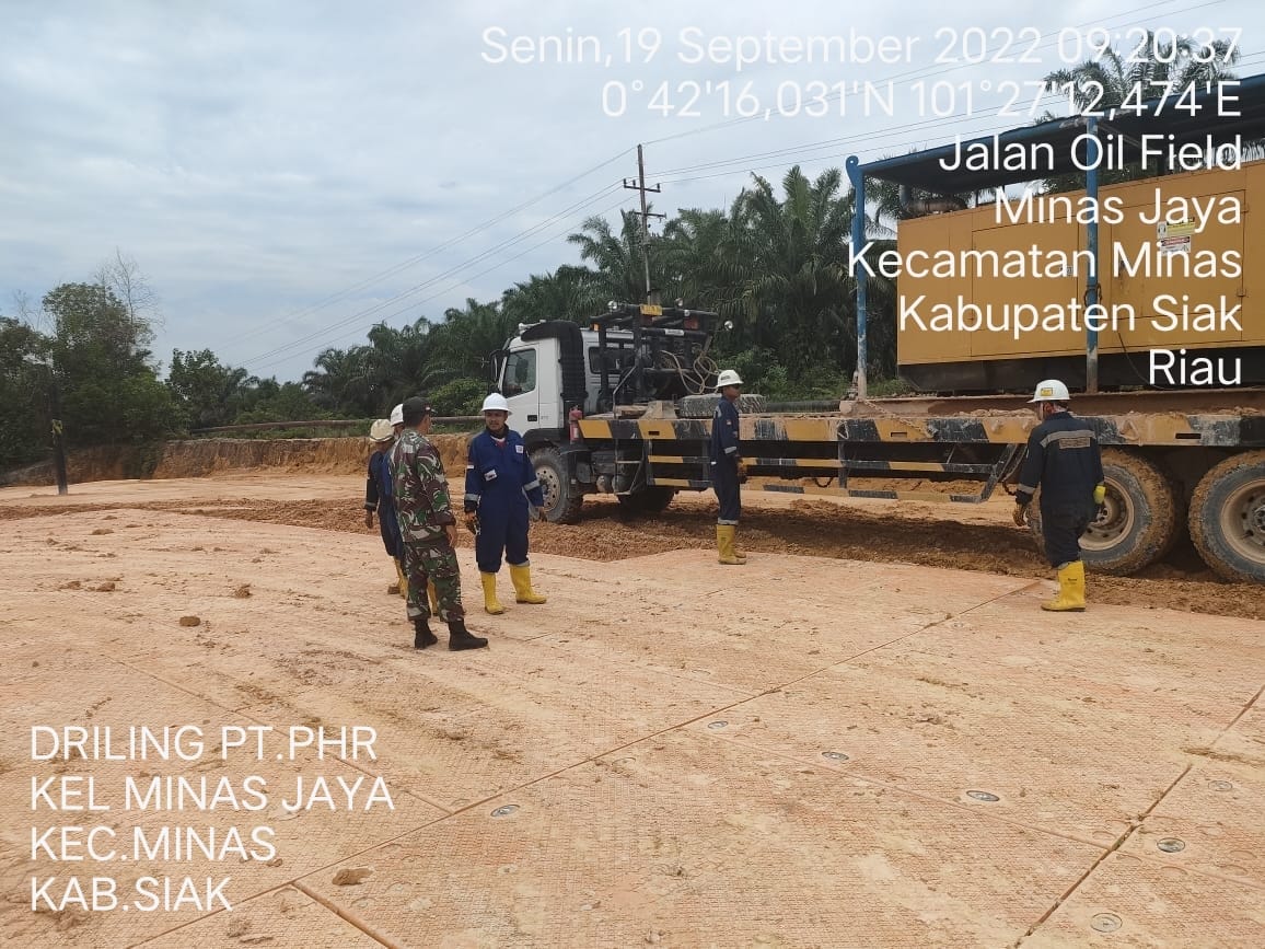 Serma Muhajir, Serka Alif & Sertu Ardhi Patroli Drilling Demi Keamanan OVN di PT PHR Minas