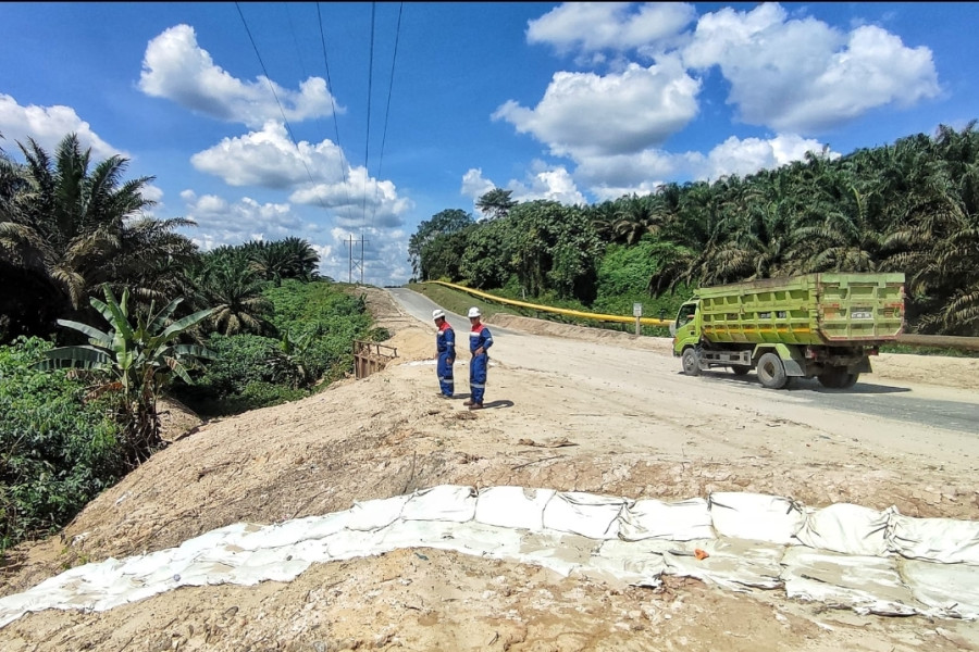 Jalan Rusak dan Nyaris Longsor, PHR Gerak Cepat Perbaiki Polongan di Libo Kandis