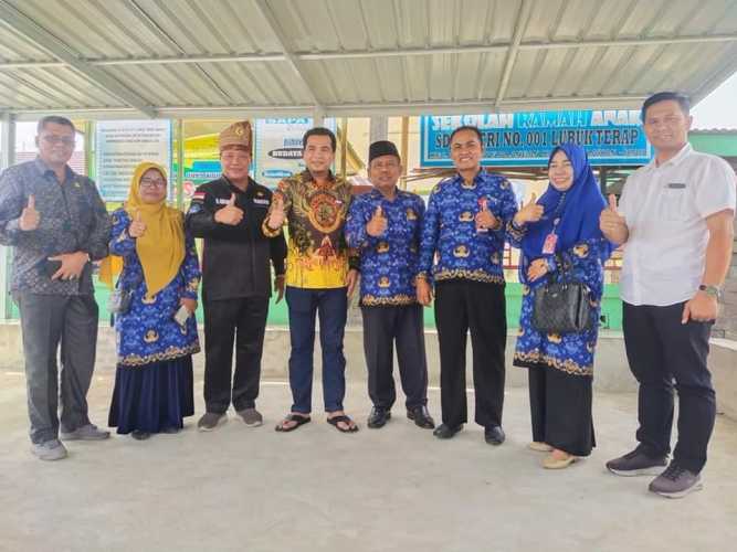 Terimakasih....Program CSR PT Musim Mas,  Bangun Halte di SDN 002 Lubuk Terap