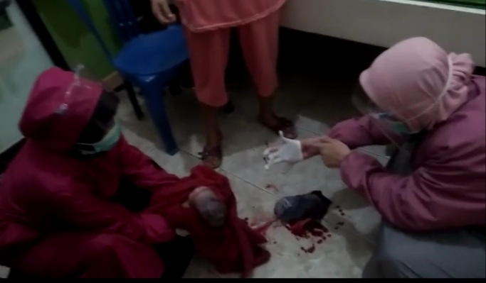 Geger!! Bayi Mungil Dibuang di Tepi Jalan Dewi Sartika, Seorang Wanita Diamankan Polisi