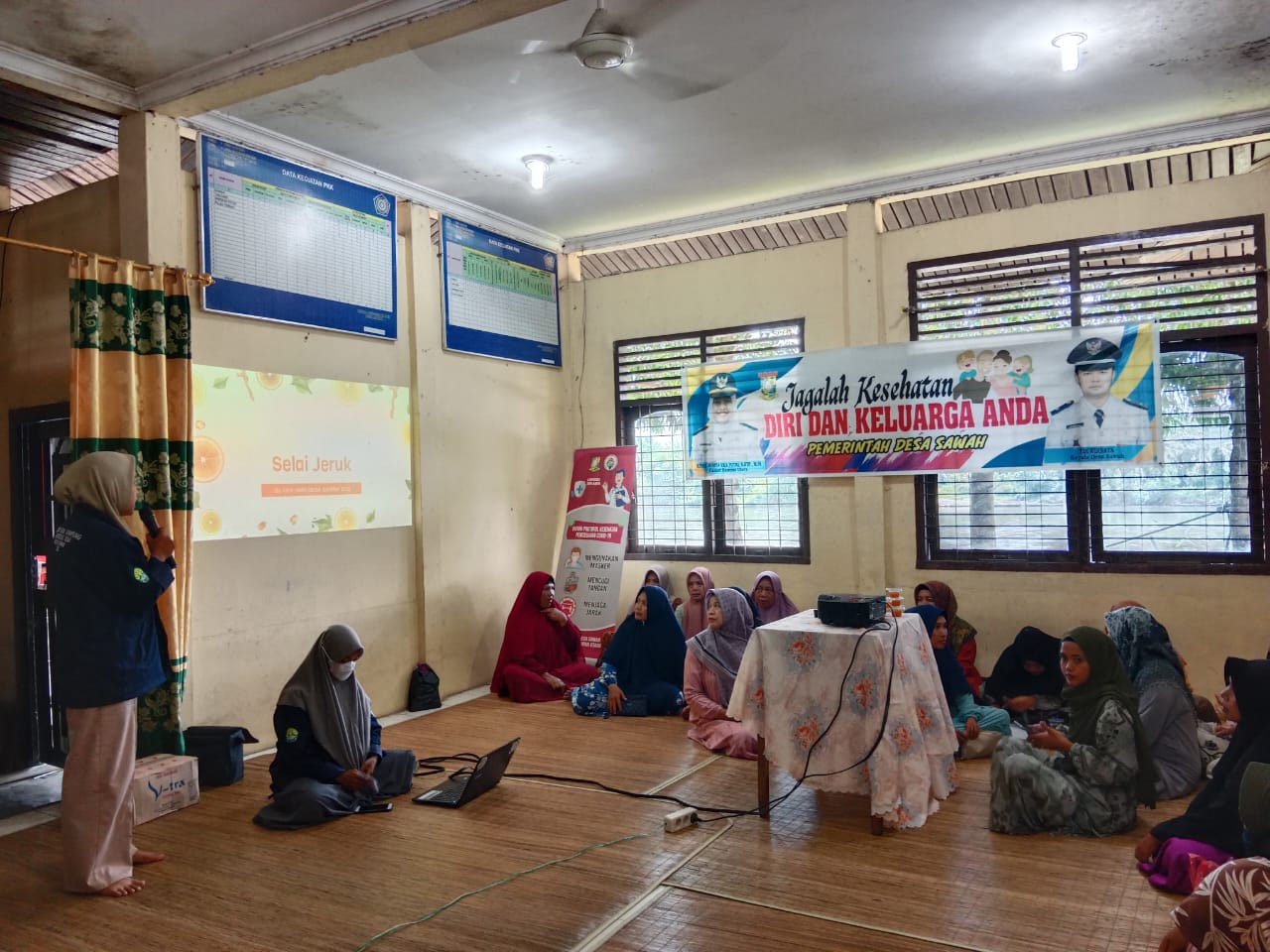Ubah Waktu Luang Jadi Bisnis, Mahasiswa Kukerta BK UNRI Desa Sawah Sosialisasi Olahan Selai Jeruk