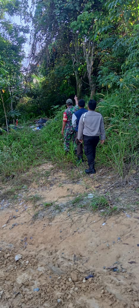 Bersama Warga Binaan Sertu Sahidin Patroli Gabungan Antisipasi Karhutla Secara Rutin di Wilayah Kampung Sengkemang