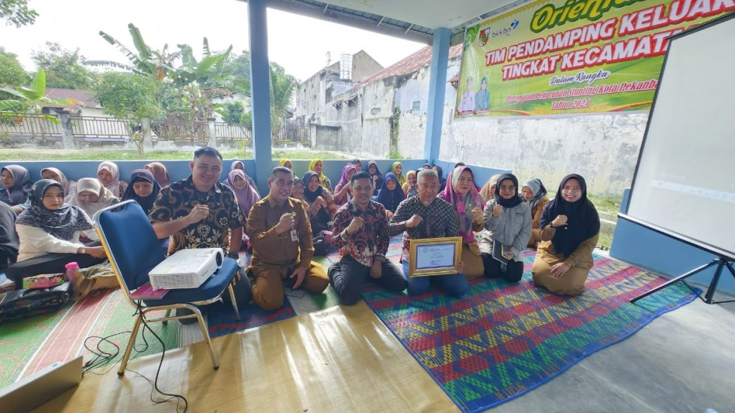 Peduli Terhadap Pendidikan, FPPMM Beri Penghargaan Pada Hendrizal ASN BKKBN Riau