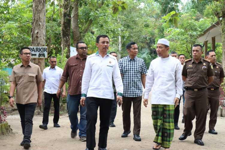 Kepala Kejati Riau Lakukan Kunjungan Silaturahmi Ke Rumah Tahfidzh Ma'had Tafaqquh di Kampar 