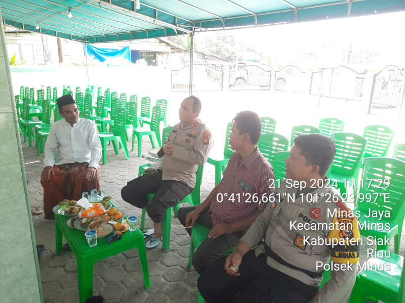Cooling System Pilkada Serentak, Kapolsek Minas Sambangi Imam Masjid Rahmat di Minas Jaya