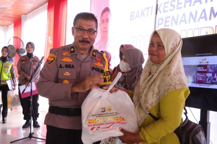 Polres Inhu Gelar Bakti Sosial, Bakti Kesehatan dan Tanam Pohon