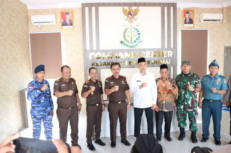 Kajati Riau dan Ketua IAD Wilayah Riau Lakukan Kunker dan Supervisi IAD Wilayah Riau di Kejari Dumai