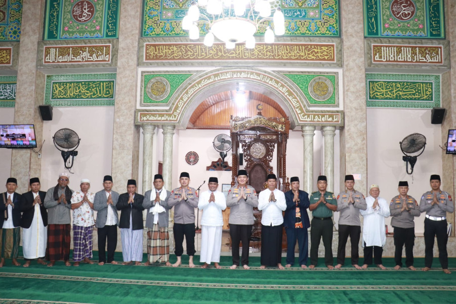 Kapolda Riau Irjen Mohammad Iqbal Safari Subuh Ramadan di Pangkalan Kerinci, Ajak Masyarakat Jaga Kamtibmas