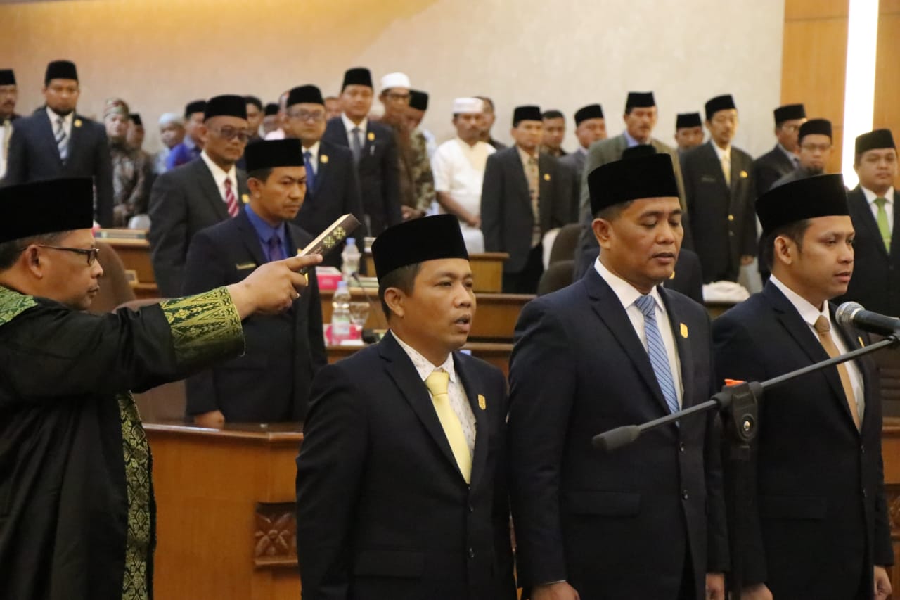 Tiga Unsur Pimpinan DPRD Siak Periode 2019-2024 Hari Ini Resmi Diambil Sumpah & Janjinya