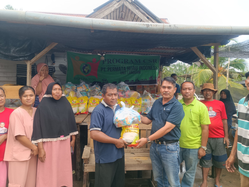 PT Permata Hijau Indonesia Salurkan 444 Paket Sembako untuk Korban Banjir di Ring 1 Perusahaan