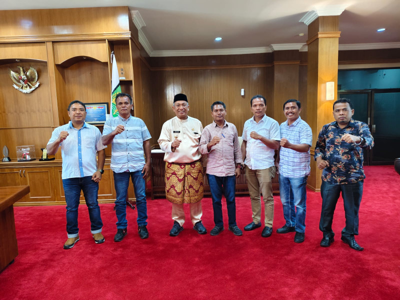 Silaturahmi Penuh Kehangatan: Bupati Anton Terima Kunjungan Relawan Pelita Nusantara Jaya