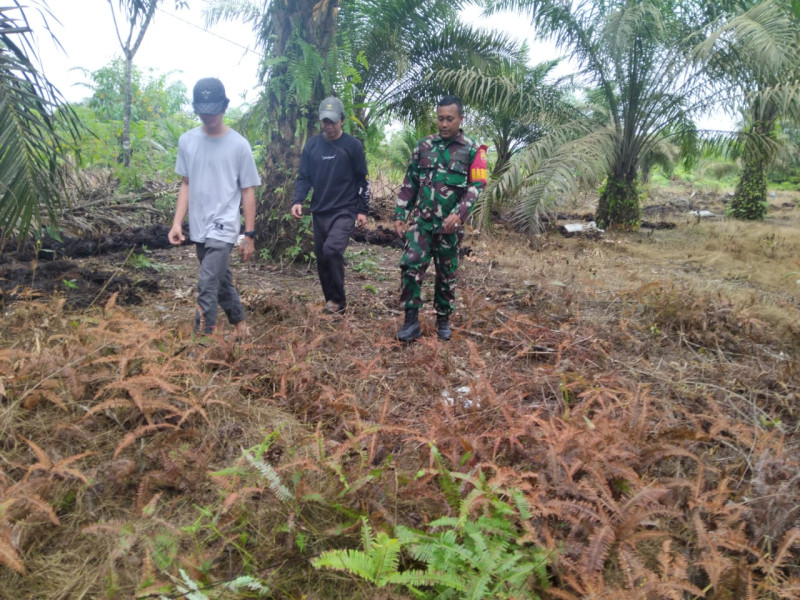 Sinergi TNI dan Masyarakat Terus Ditingkatkan dalam Pencegahan Karhutla di Kampung Perawang Barat