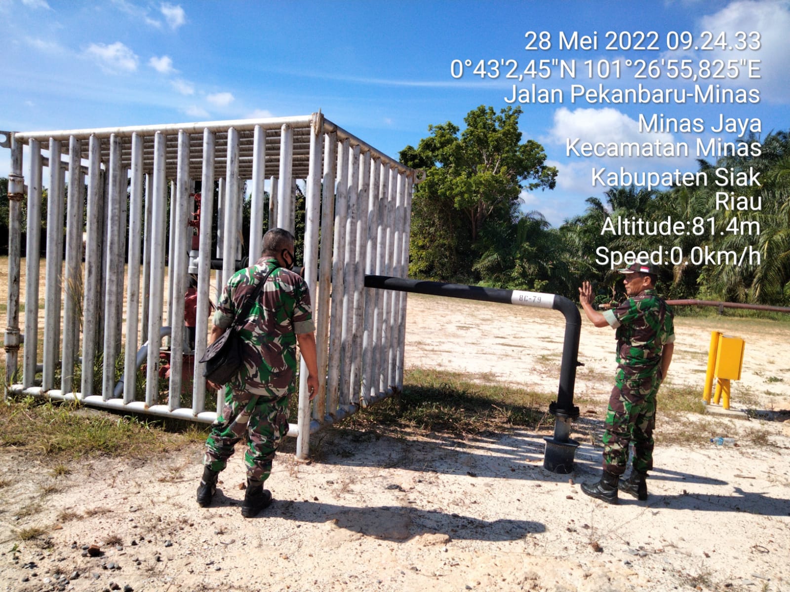 Penguatan Binter SKK Migas di Area 2 PT PHR, Dua Anggota Koramil 03/Minas Patroli & Komsos