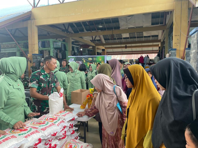 Sambut Idul Fitri 1445 H, Kodim 0322/Siak Gelar Bazar Murah TNI
