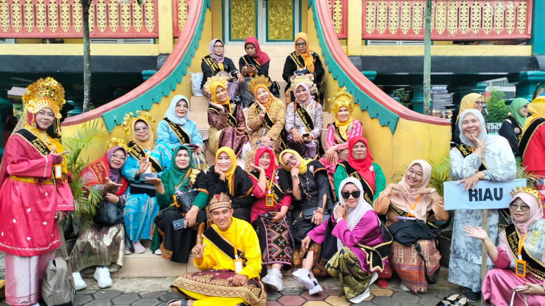 Rahmat Pantun Hadiri Acara Festival Pantun Nusantara Dan Tampil Di Jakarta