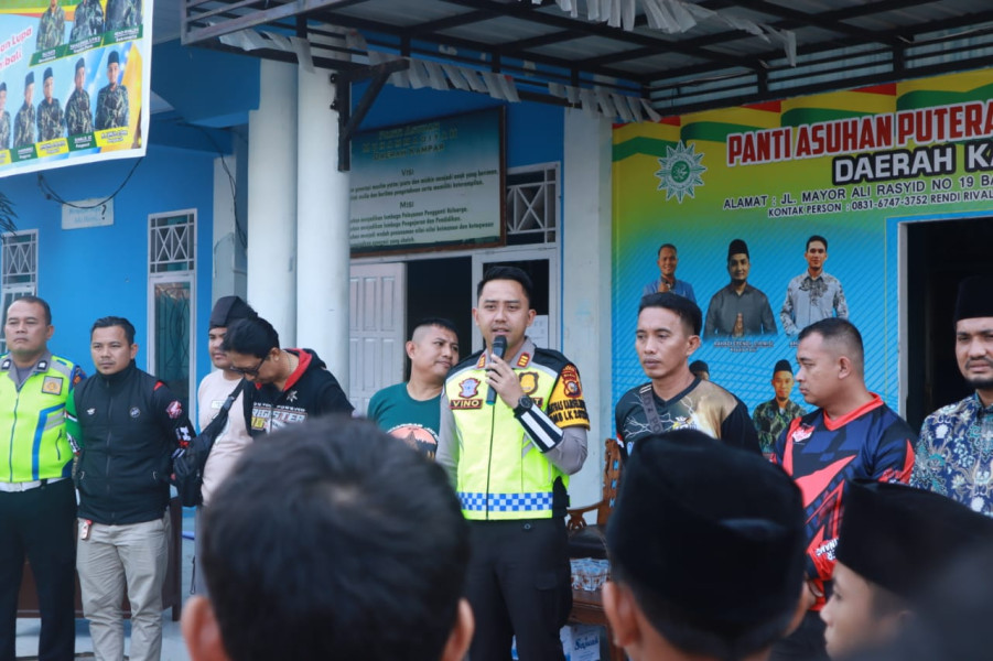 Touring dan Bagi Bansos ke Panti Asuhan, Kasat Lantas Ajak Tertib Berlalu Lintas