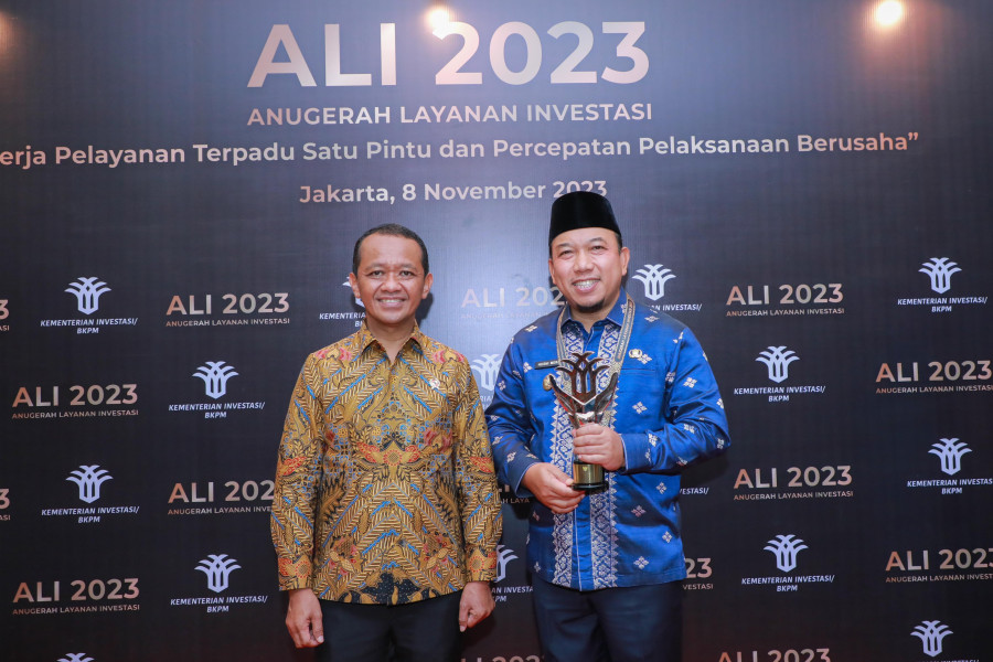 Kabupaten Siak Diganjar Penghrgaan Peringkat Dua Dengan Layanan Investasi Terbaik se-Indonesia