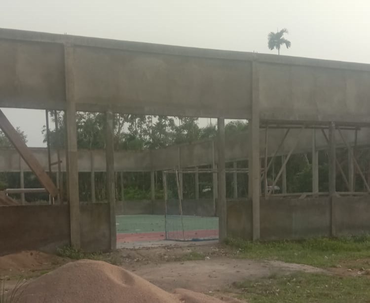 Pembangunan Jalan Produksi Dan Lanjutan pembangunan Lapangan Futsal Di Desa Air Jernih Disinyalir Asal Jadi