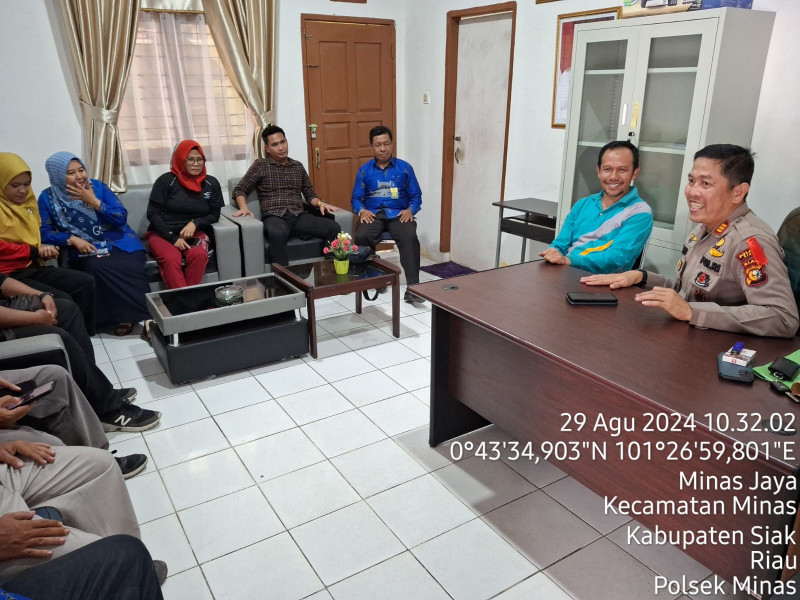 Sambangi Kantor Lurah Minas Jaya, Wakapolsek Pimpin Giat Cooling System Pemilu Damai Jelang Pilkada Serentak Tahun 2024