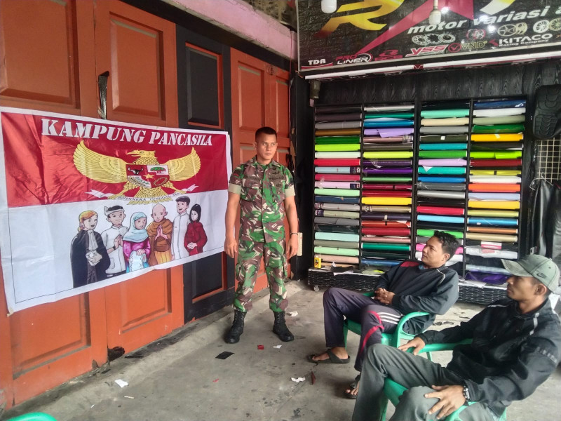 Koptu Togi Aktif Sosialisasi Nilai-Nilai Pancasila di Kampung Pancasila Perawang Barat