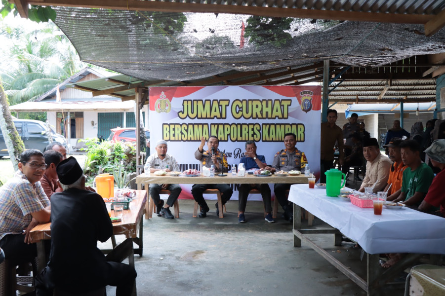 Cooling System Jelang Pilkada, Kapolres Kampar  Gelar Jumat Curhat di Desa Persiapan Pulau Belimbing